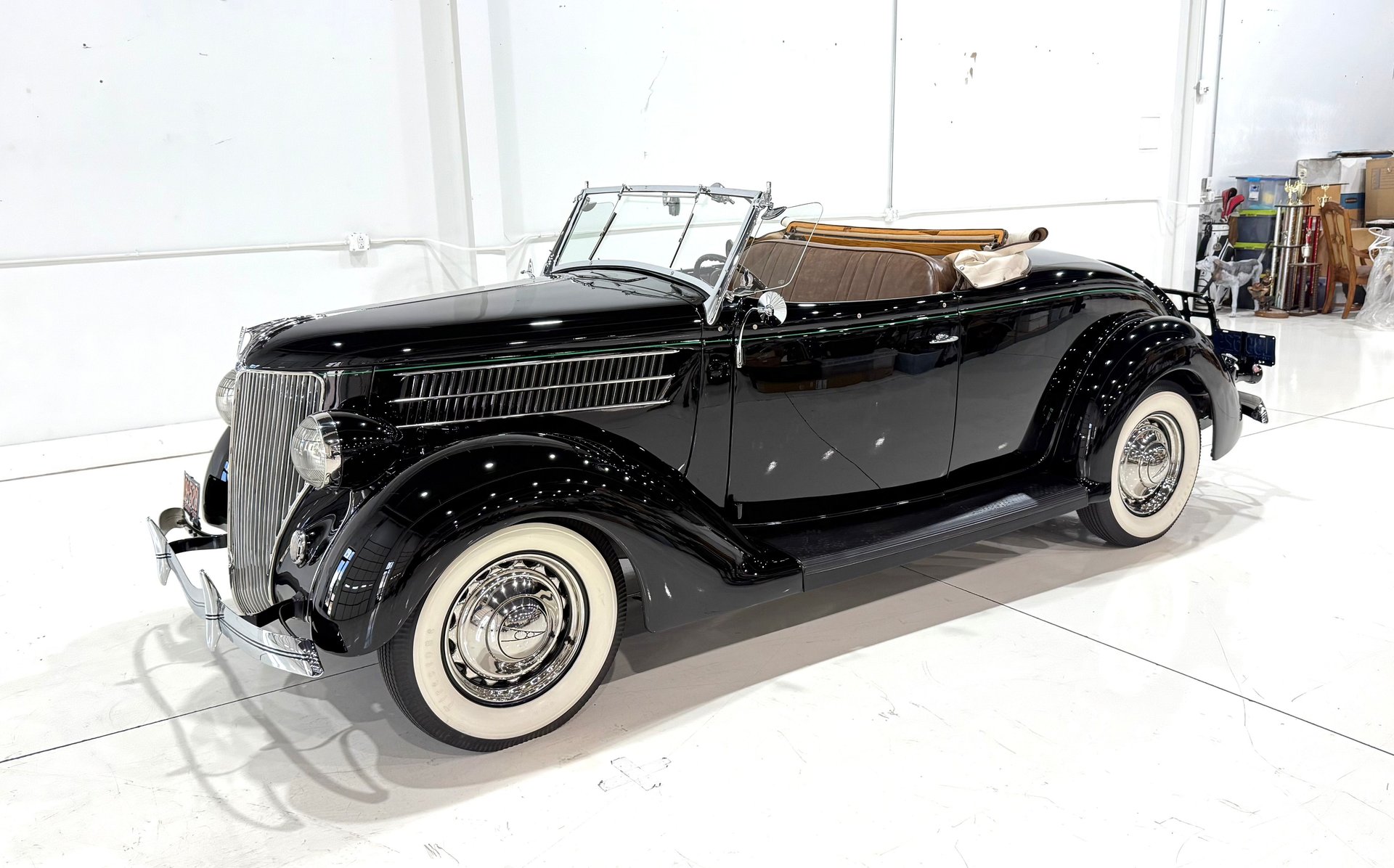 1936 Ford Model 68 Deluxe Roadster