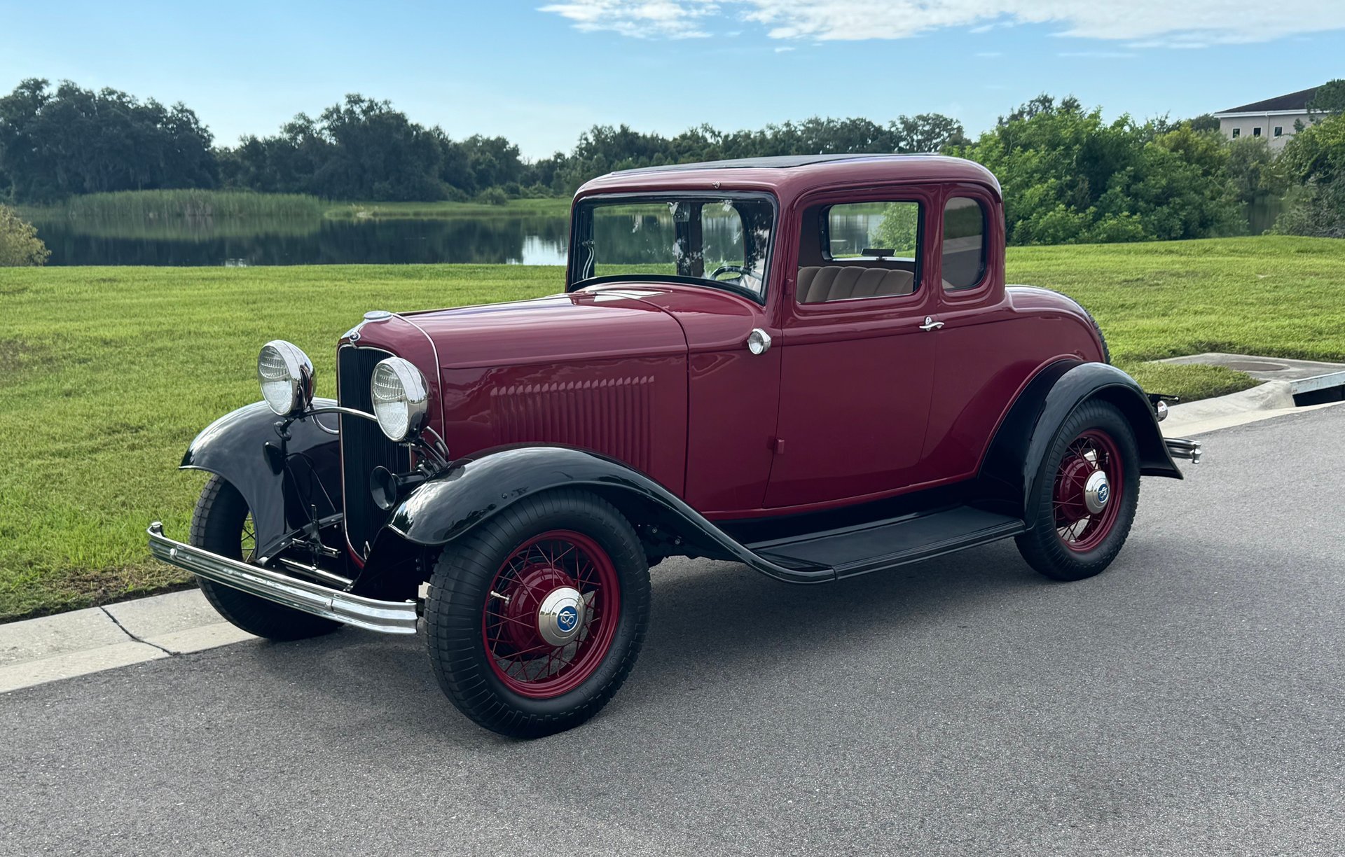 1932 Ford 5-Window Coupe